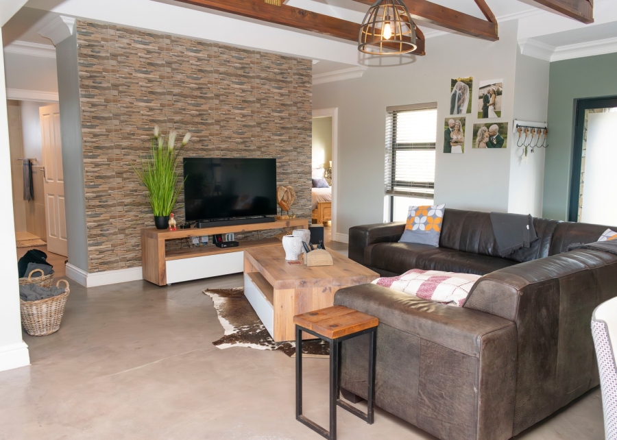 4 Bedroom Property for Sale in Kragga Kamma Eastern Cape